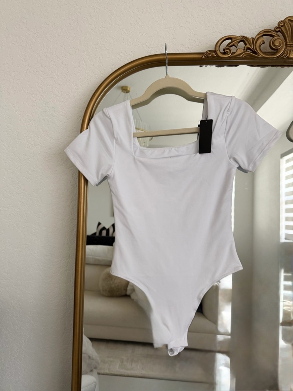 NWT. White Square Neck Short Sleeve Bodysuit in S